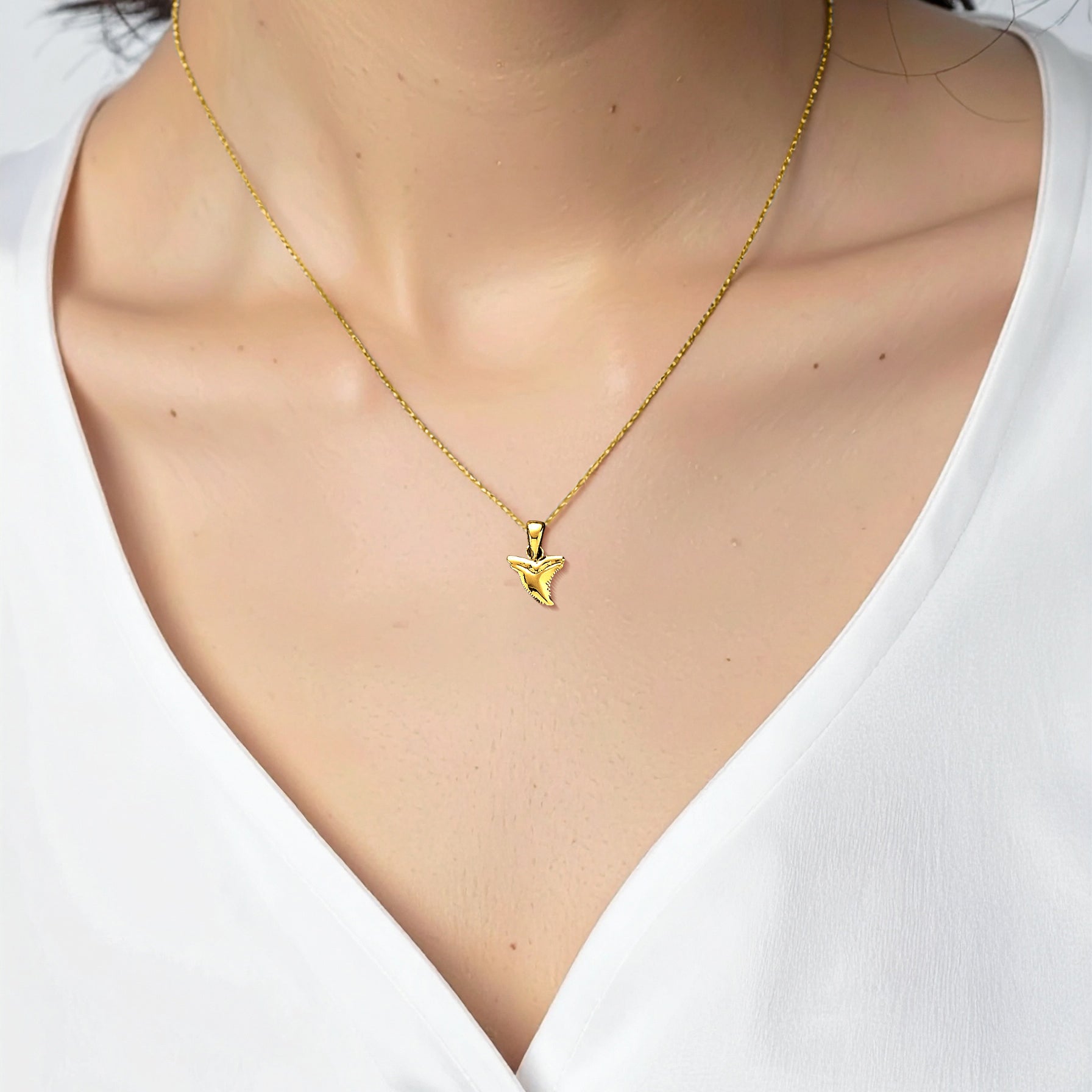 Small Shark Tooth Solid Gold Pendant GPD3784