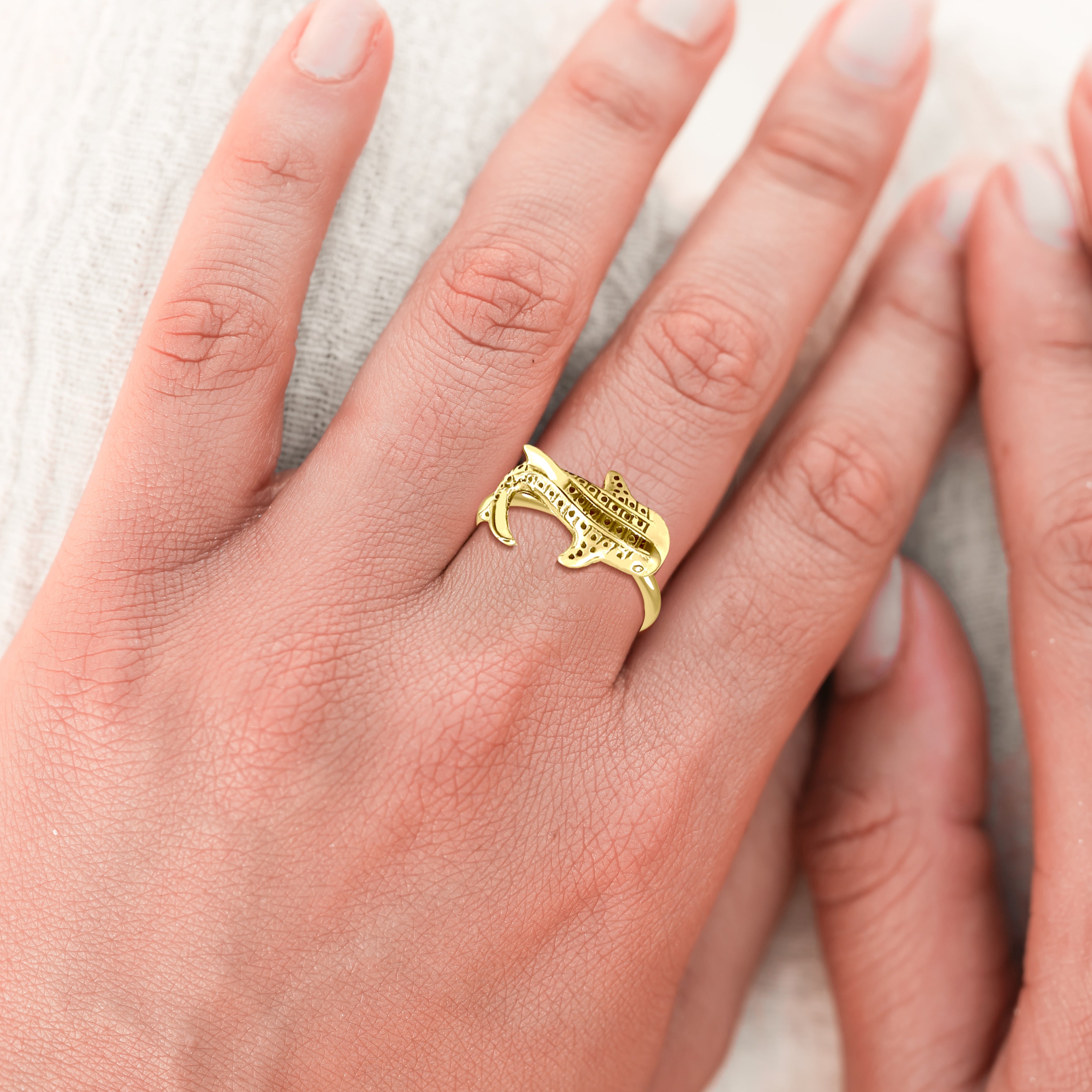 Small Whale Shark Solid Gold Ring GRI2501