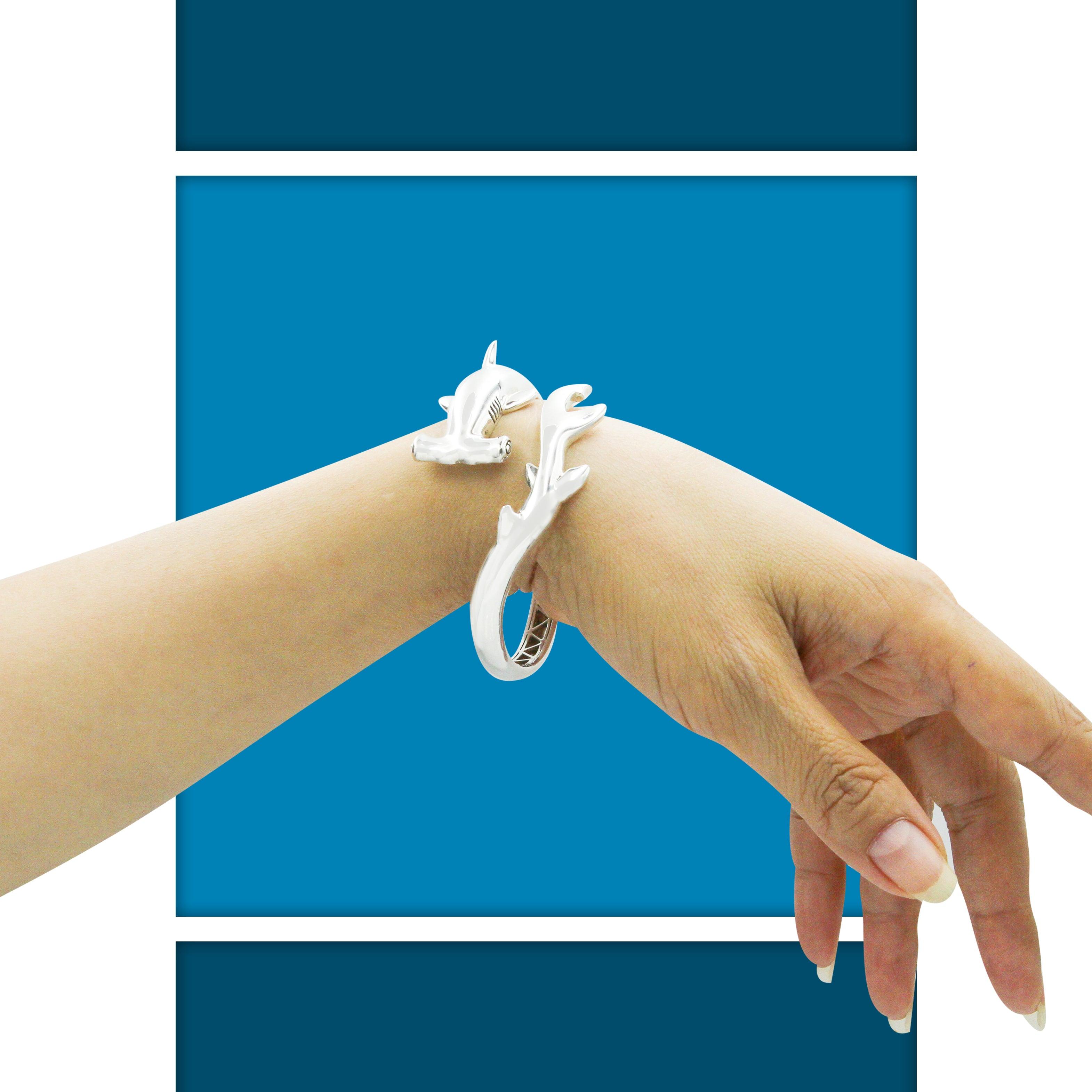 Hammerhead Shark Silver Cuff Bracelet with open lock TBA221 - Jewelry