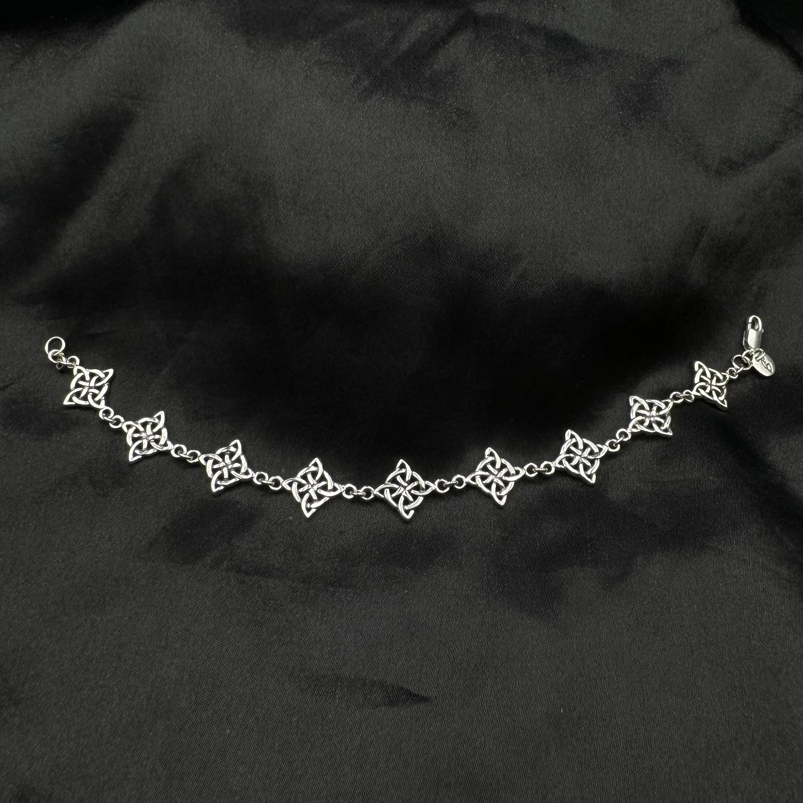 A charm in four folds ~ Celtic Four-Point Sterling Silver Bracelet TBG579