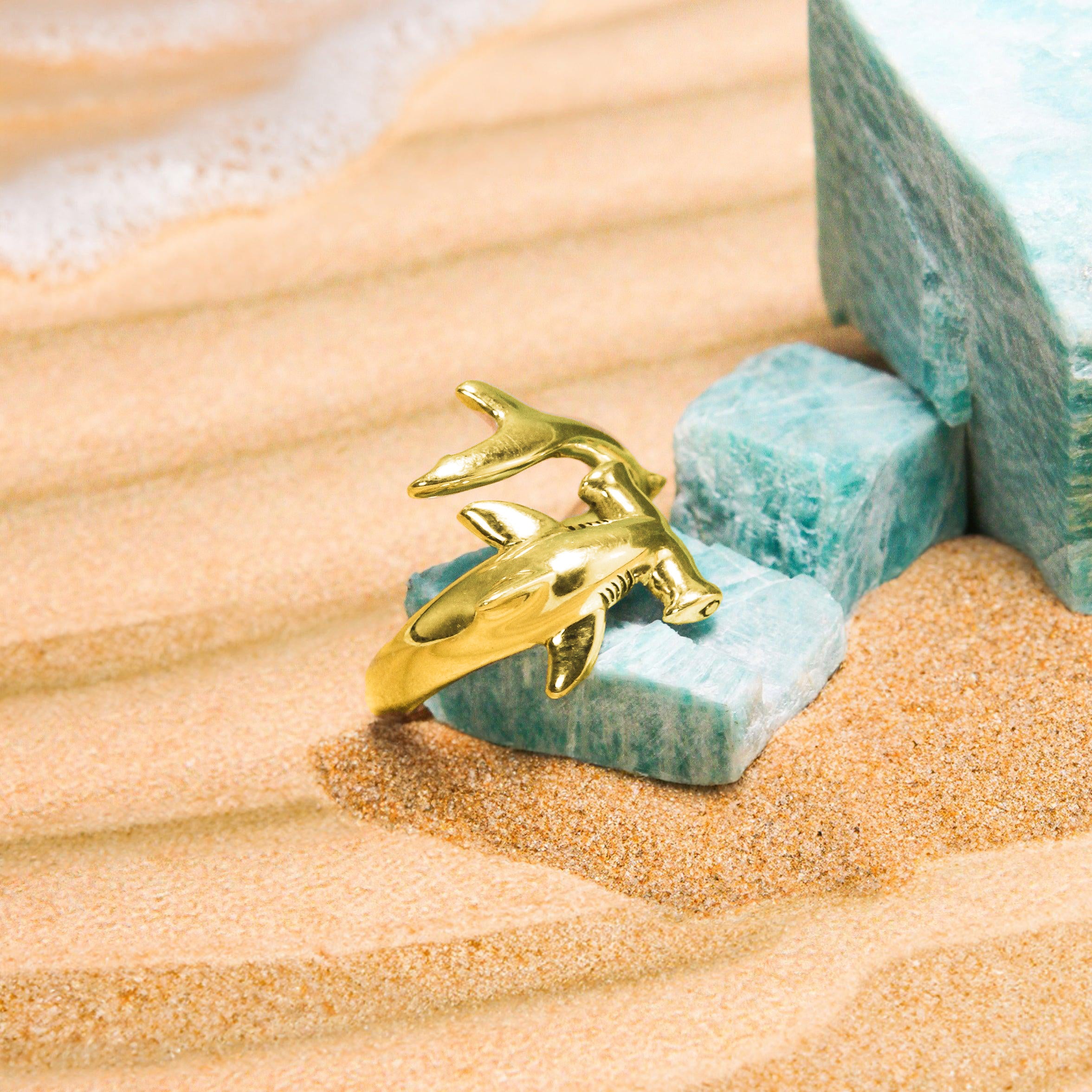 Independently strong hammerhead shark Solid Gold Ring GRI1614