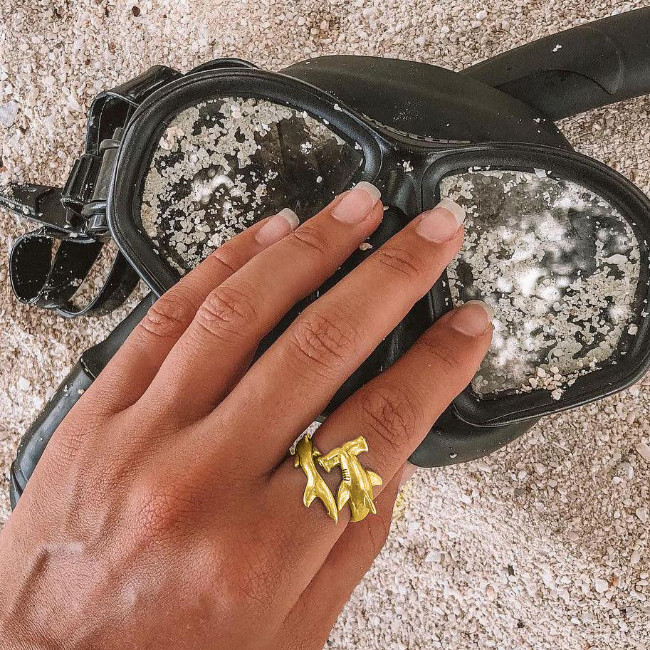 Independently strong hammerhead shark Solid Gold Ring GRI1614