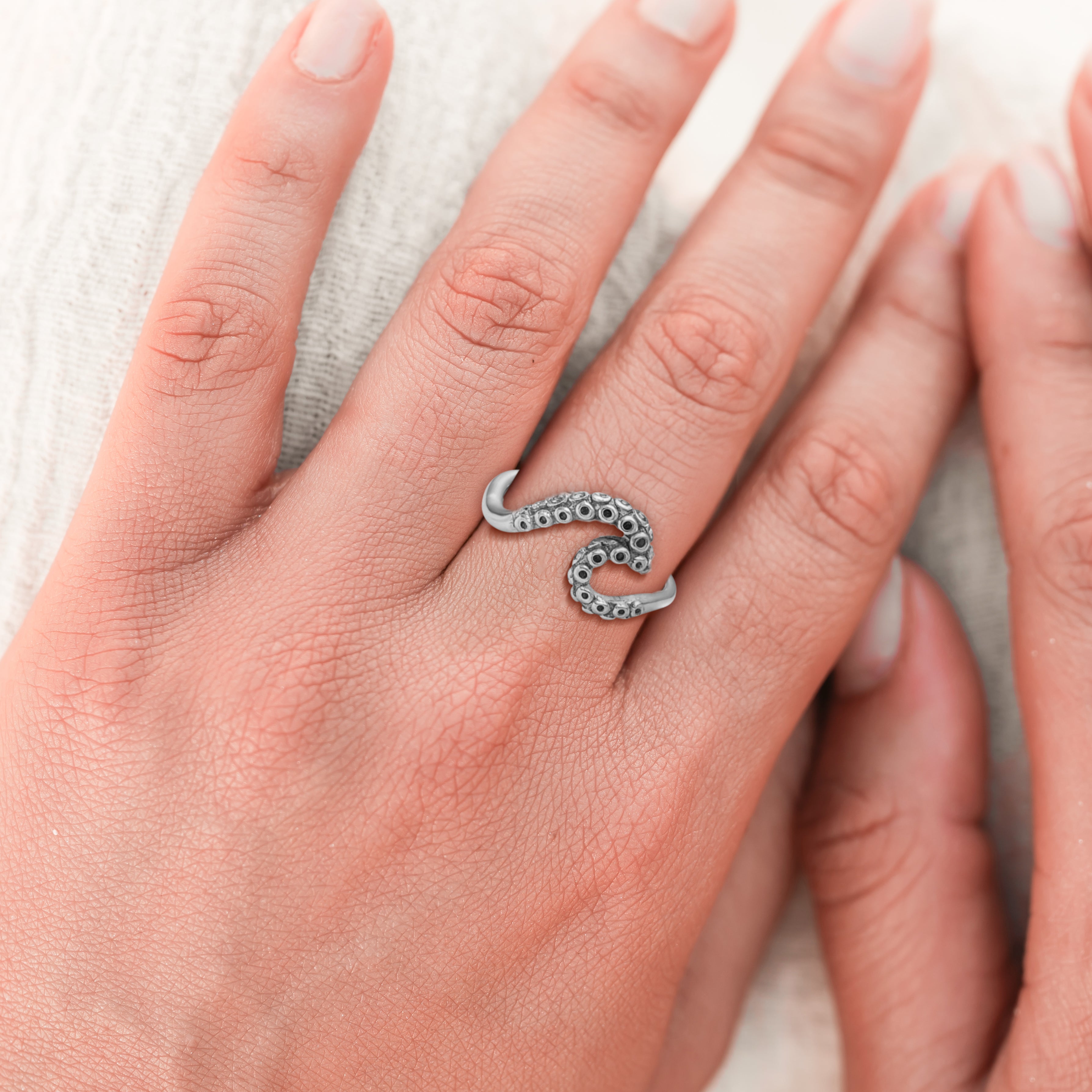 Wave with Octopus Tentacles Solid Gold Ring GRI2575