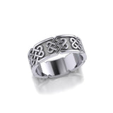 A powerful message of endless interconnection ~ Celtic Knotwork Sterling Silver Ring TR628