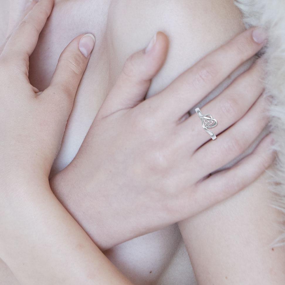 Heart with Celtic Trinity Knot Silve Ring TRI1785 - Jewelry