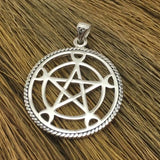 Colgante de plata con pentáculo redondo y luna creciente TP471